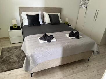 Apartmanok parkolóhellyel Mavarstica, Ciovo - 20141