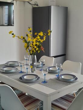 Apartmani uz more Rogoznica - 20142