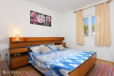 Apartments by the sea Rogoznica - 20142