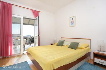 Apartments by the sea Rogoznica - 20142