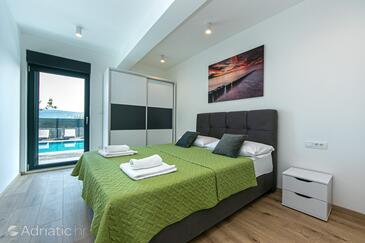 Family friendly house with a swimming pool Zmijavci, Zagora - 20154