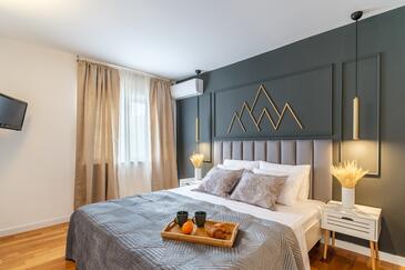 Apartamentos con parking Sutivan, Brac - 20155