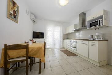 Apartments with parking space Lopar, Rab - 20169