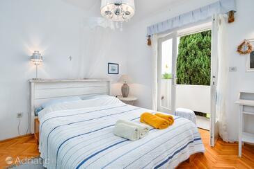 Appartementen met zwembad geschikt voor gezinnen met kinderen Barbat, Rab - 20170