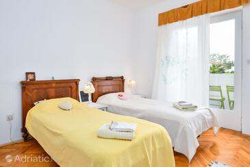 Apartamente cu piscină potrivite pentru familiile cu copii Barbat, Rab - 20170