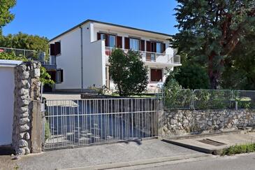 Klenovica, Novi Vinodolski, Overnatting 20174 - Leiligheter med en rullesteinstrand.