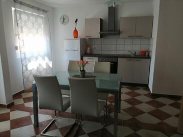 Apartments with parking space Vir - 20183