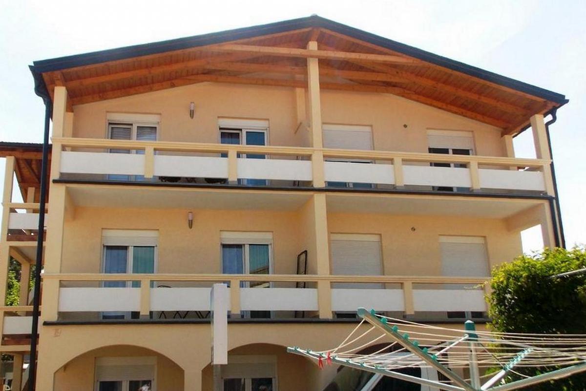 Apartments with parking space Vir - 20183