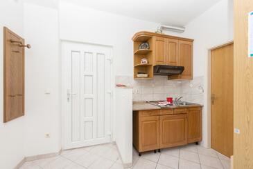 Apartments by the sea Brela, Makarska - 20186