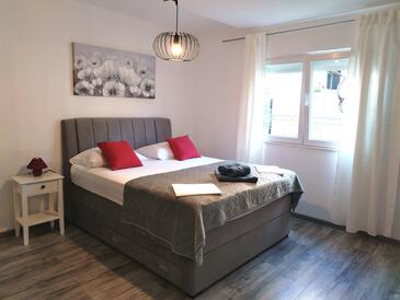 Apartmaji z bazenom za družine z otroci Supetarska Draga - Donja, Rab - 2019