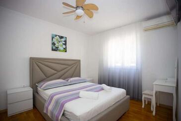 Ferienwohnungen mit Parkplatz Makarska - 20195