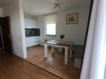Family-friendly apartments with swimming pool Vir - 20197