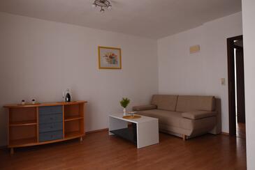 Apartamentos con piscina adecuados para familias con niños Vir - 20197