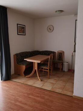 Family-friendly apartments with swimming pool Vir - 20197
