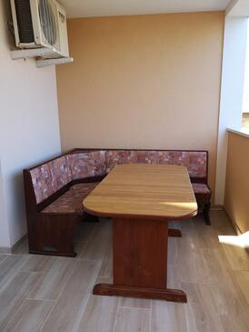 Family-friendly apartments with swimming pool Vir - 20197