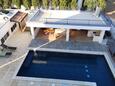 Family friendly apartments with a swimming pool Vir - 20197