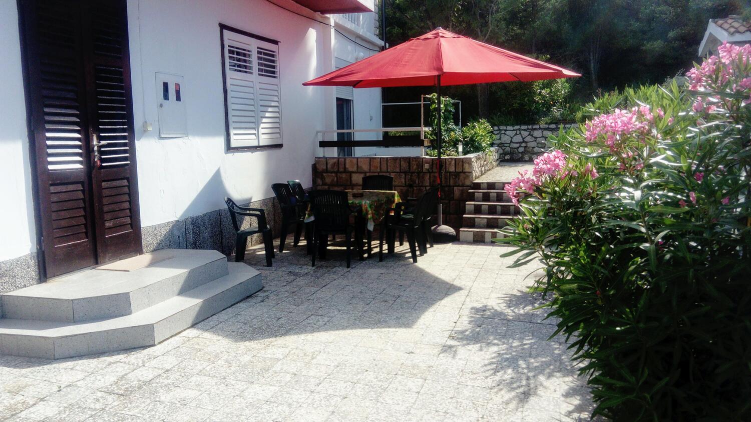 Giardino - Appartamenti accanto al mare per famiglie Valle San Pietro - Bassa - Supetarska Draga - Donja, Arbe - Rab