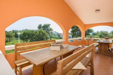 Apartments with parking space Vir - 20201