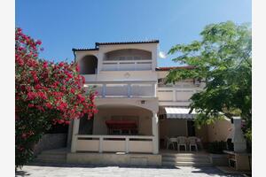 Apartmaji s parkingom Vir - 20205