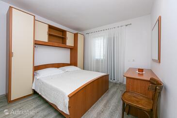 Ferienwohnungen mit Parkplatz Brela, Makarska - 20223