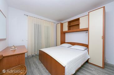 Ferienwohnungen mit Parkplatz Brela, Makarska - 20223