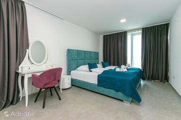 Apartmanok a tenger mellett medencével Brela, Makarska - 20229