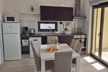 Family-friendly apartments with swimming pool Brodarica, Šibenik - 20248