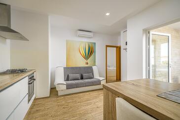 Apartments with parking space Vir - 20252