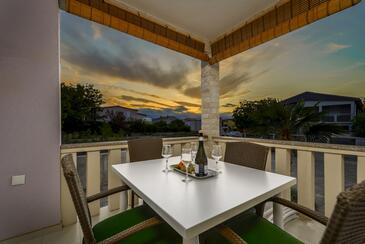 Apartments with parking space Vir - 20252