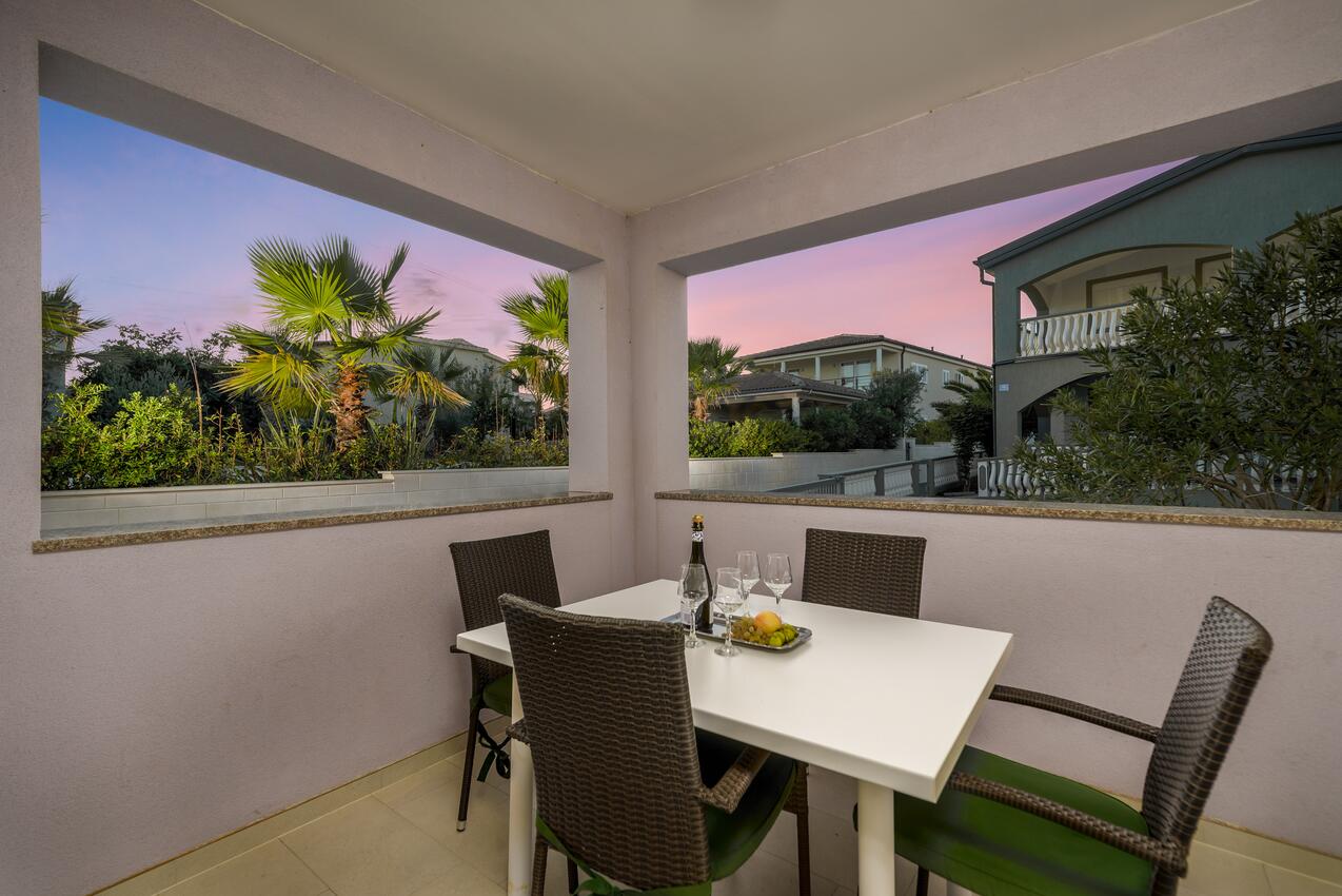 Apartments with parking spaces Vir - 20252