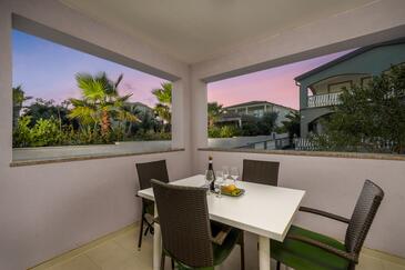 Apartments with parking space Vir - 20252