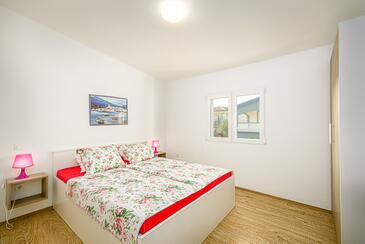 Apartments with parking space Vir - 20252