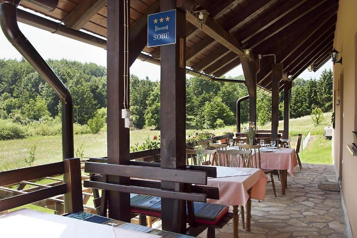 Courtyard - Holiday house with a parking space Cujica Krcevina, Plitvice