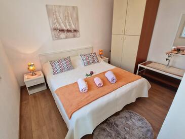 Apartmanok a tenger mellett Seget Donji, Trogir - 2029