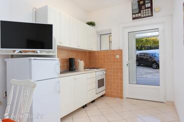 Apartments by the sea Seget Donji, Trogir - 2029