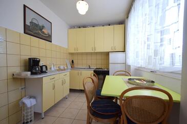 Appartements avec parking Malinska, Krk - 20345