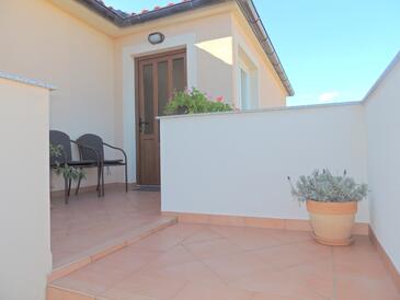 Ferienwohnungen mit Parkplatz Gabonjin, Krk - 20351