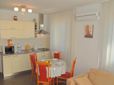 Apartments with parking space Gabonjin, Krk - 20351