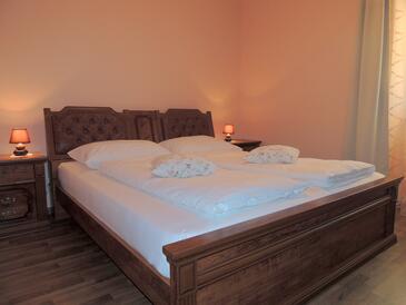 Apartments with parking space Gabonjin, Krk - 20351