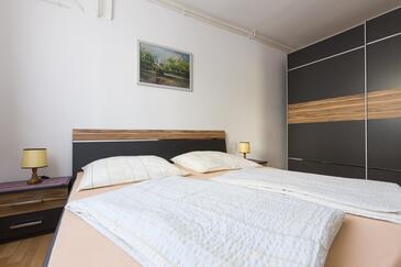 Ferienwohnungen mit Parkplatz Malinska, Krk - 20353