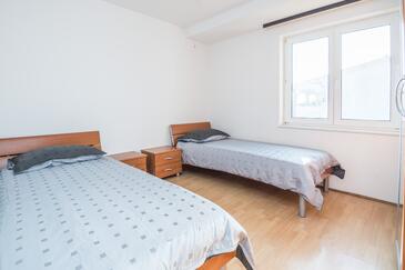 Apartments with terrace Vir, North Dalmatia