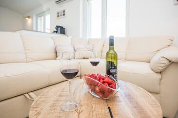 Apartments with terrace Vir, North Dalmatia