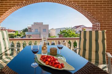 Apartments with terrace Vir, North Dalmatia