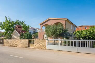 Apartments with terrace Vir, North Dalmatia