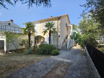 Apartments With Parking Space Malinska, Krk - 20367 - Malinska
