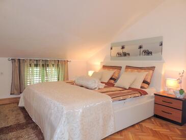 Ferienwohnungen mit Pool für Familien Malinska, Krk - 20370