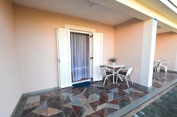 Apartments and rooms with parking space Malinska, Krk - 20371