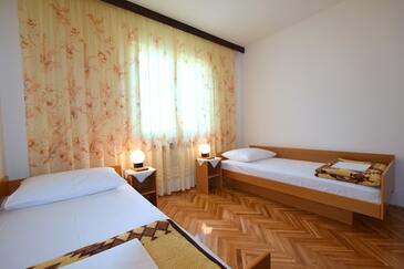 Apartmanok parkolóhellyel Malinska, Krk - 20375