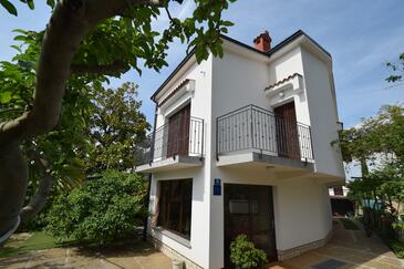 Apartmaji s parkingom Malinska, Krk - 20375 Adriatic.hr