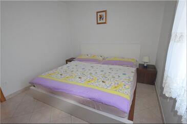 Apartments with parking space Porat, Krk - 20378